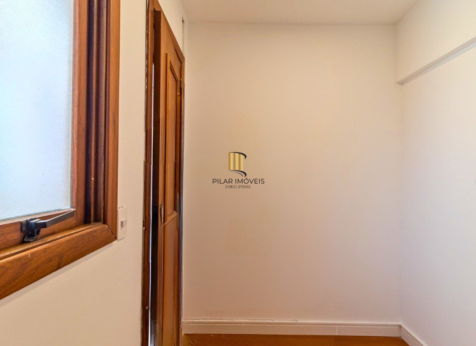 Apartamento com 114.02m², 3 dorm, Petrópolis com lareira e churrasqueira