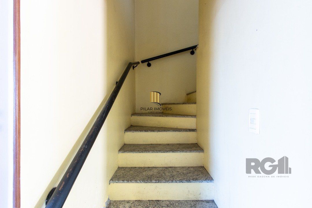 Casa 5 dormitórios no bairro Nonoai
