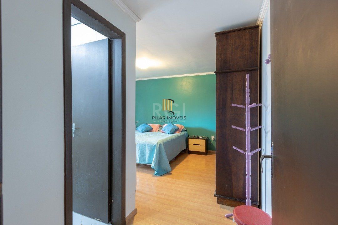 Casa para Venda - 246m², 3 dormitórios, sendo 1 suites, 3 vagas - Imperial Parque
