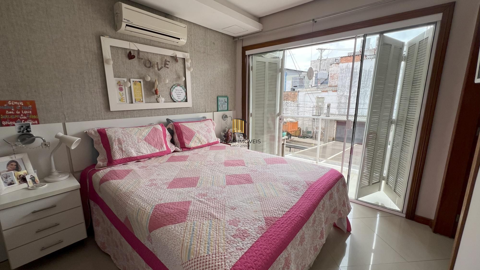 Casa 2 dormitórios no bairro Hípica
