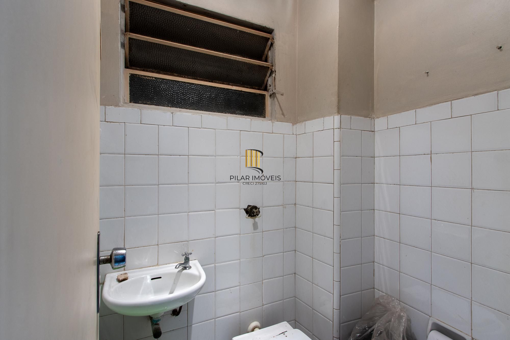 Apartamento 3 dormitorios com 168,65m2 privativos e uma vaga..