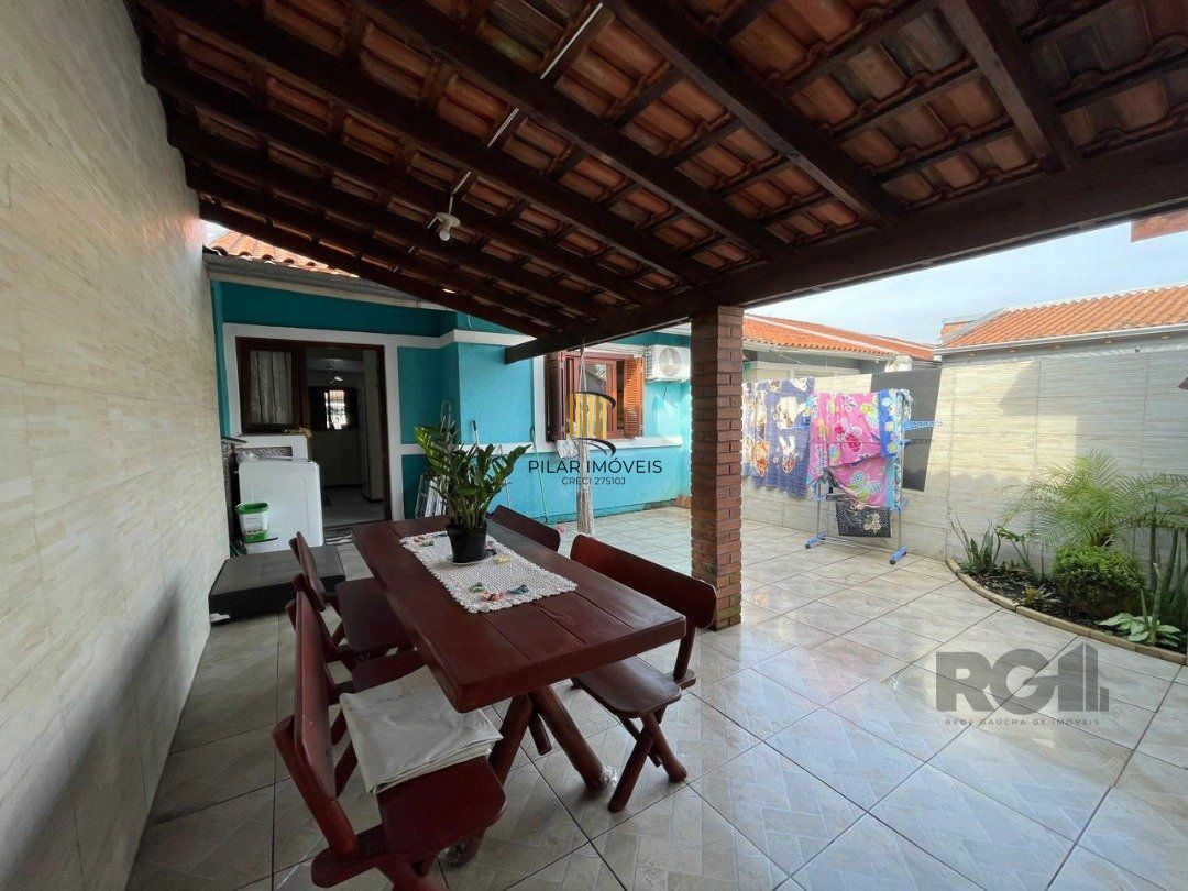 Casa 2 dormitórios no bairro Hípica