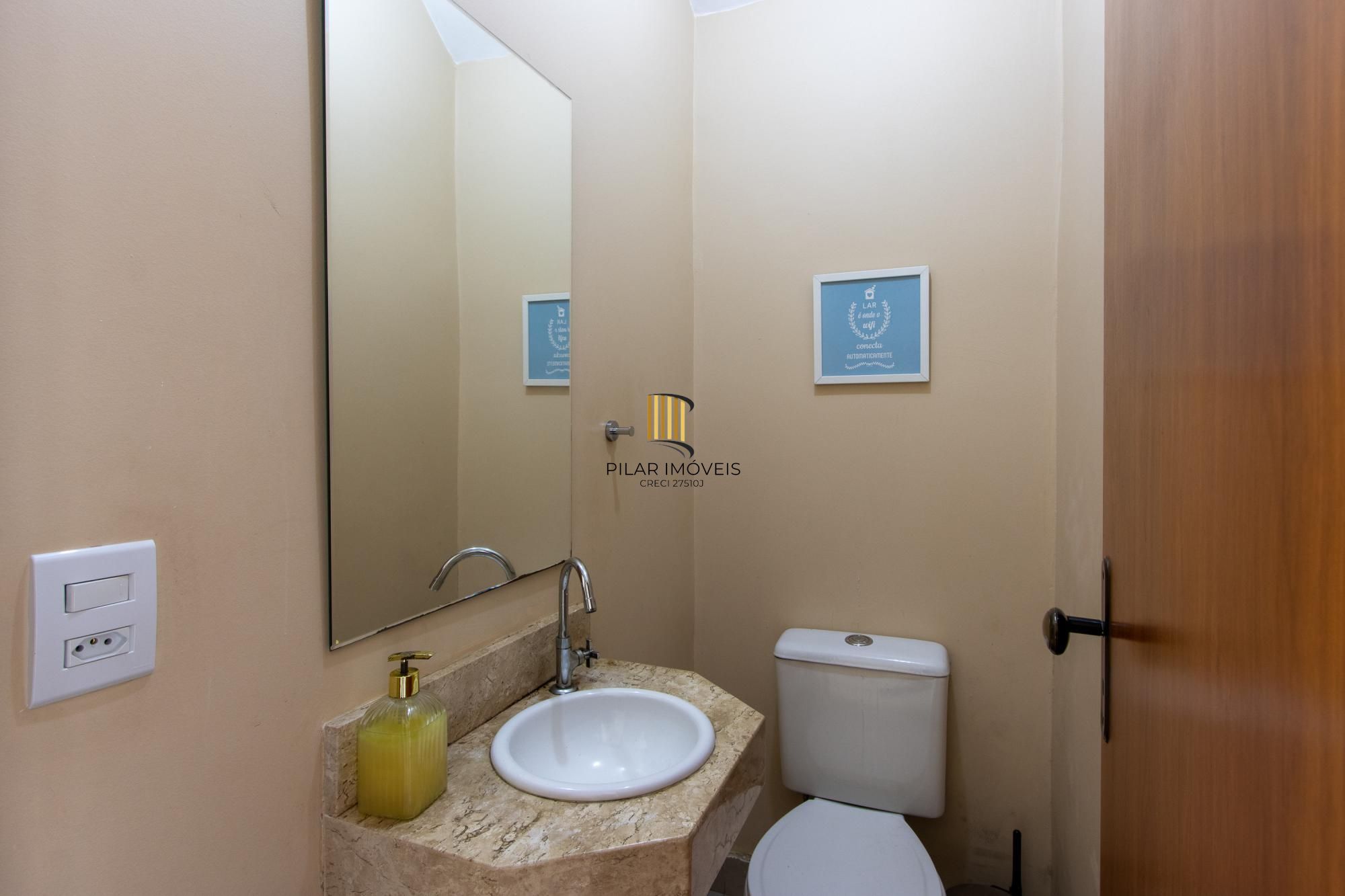 Casa em condomínio no bairro Aberta dos Morros