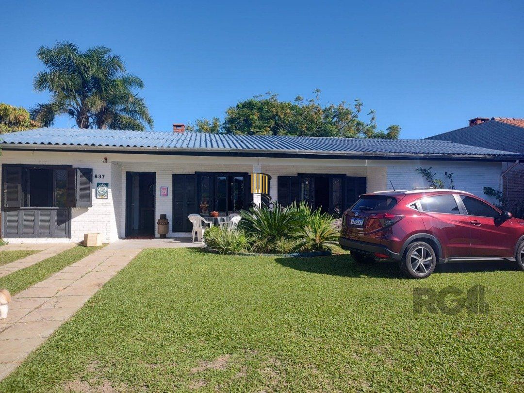 Casa 5 dormitórios no bairro Atlântida