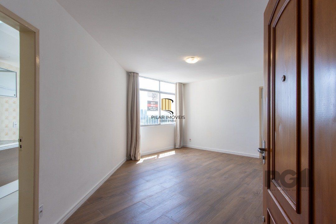 Apartamento de 2 Dormitórios com Vaga Coberta no Conjunto Residencial Santos Dumont