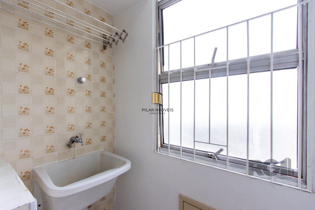 Apartamento de 2 Dormitórios com Vaga Coberta no Conjunto Residencial Santos Dumont