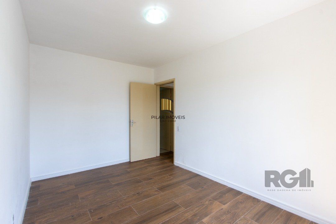 Apartamento de 2 Dormitórios com Vaga Coberta no Conjunto Residencial Santos Dumont