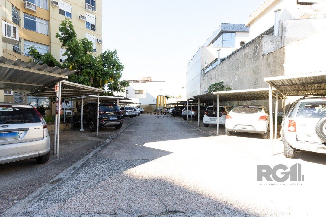 Apartamento de 2 Dormitórios com Vaga Coberta no Conjunto Residencial Santos Dumont