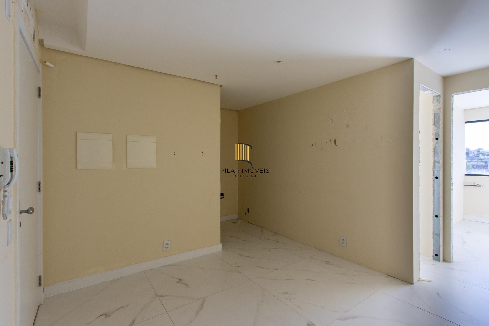 Sala comercial à venda no Bairro Cristal, com 37m² de área privativa, 1 vaga