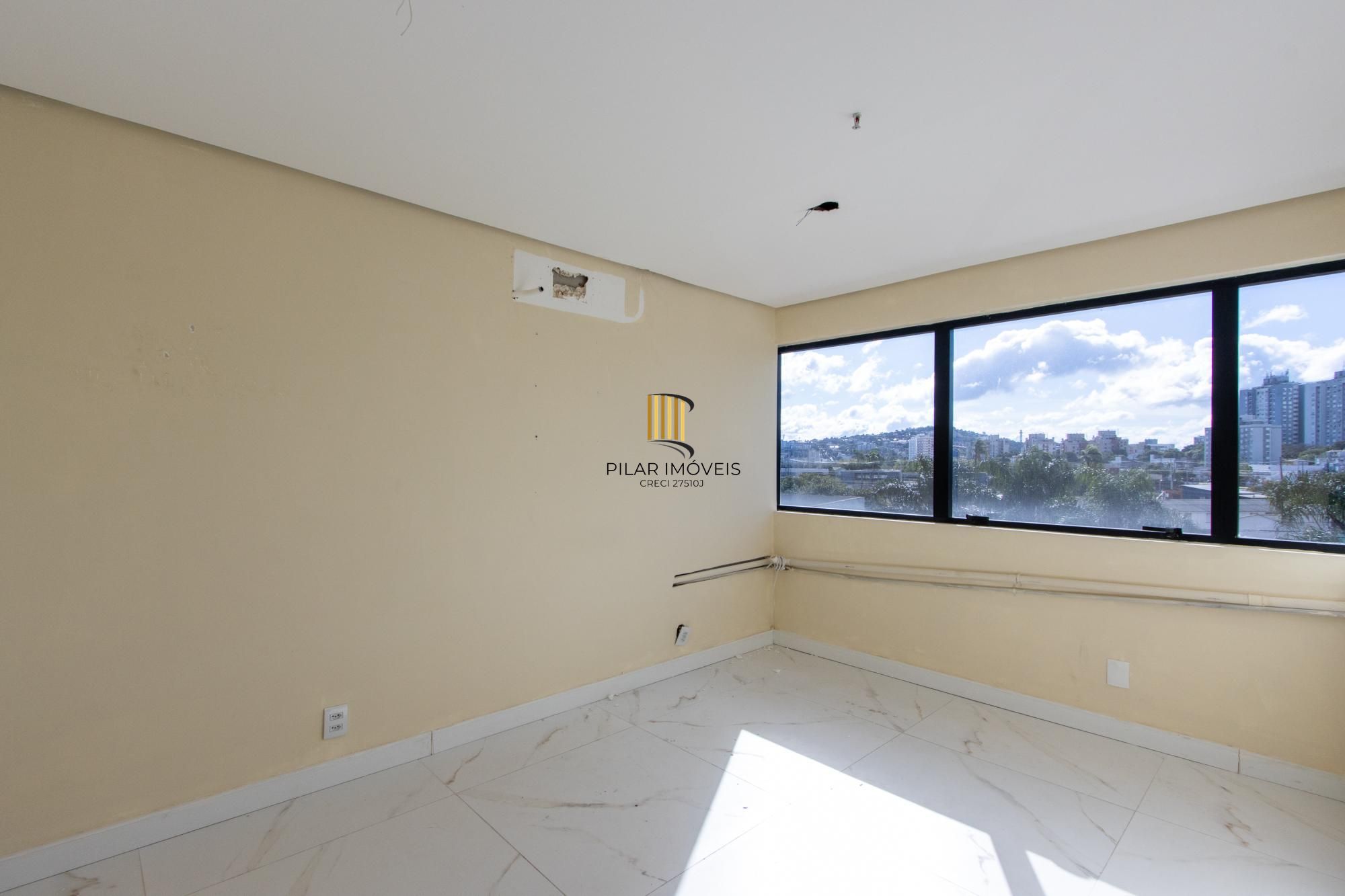 Sala comercial à venda no Bairro Cristal, com 37m² de área privativa, 1 vaga
