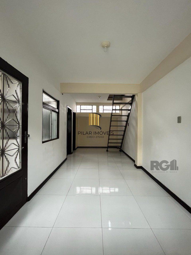 Casa 3 dormitórios no bairro Restinga
