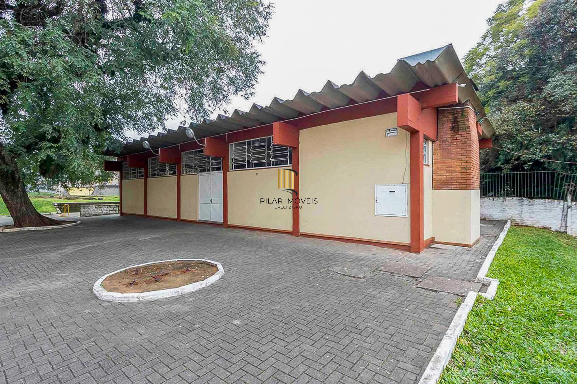 APARTAMENTO  2 QUARTOS, 1 VAGA ROTATIVA - BAIRRO CAMAQUÃ