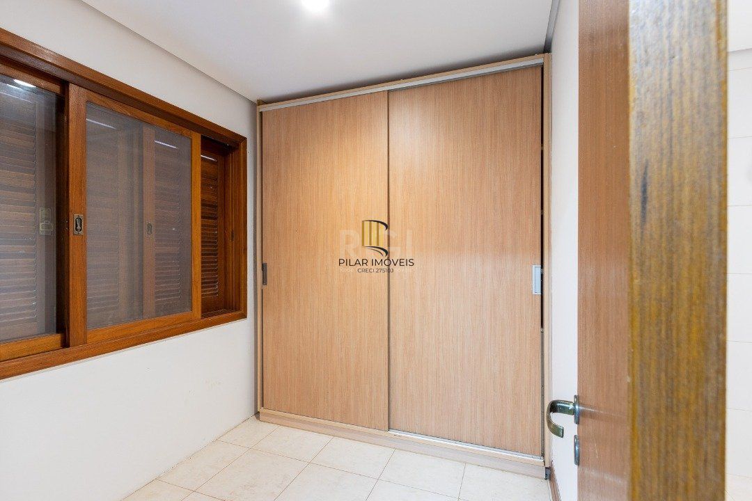 Casa em condomínio para Venda com 4 dormitórios, sendo 1 suites e 4 vagas no bairro Ipanema