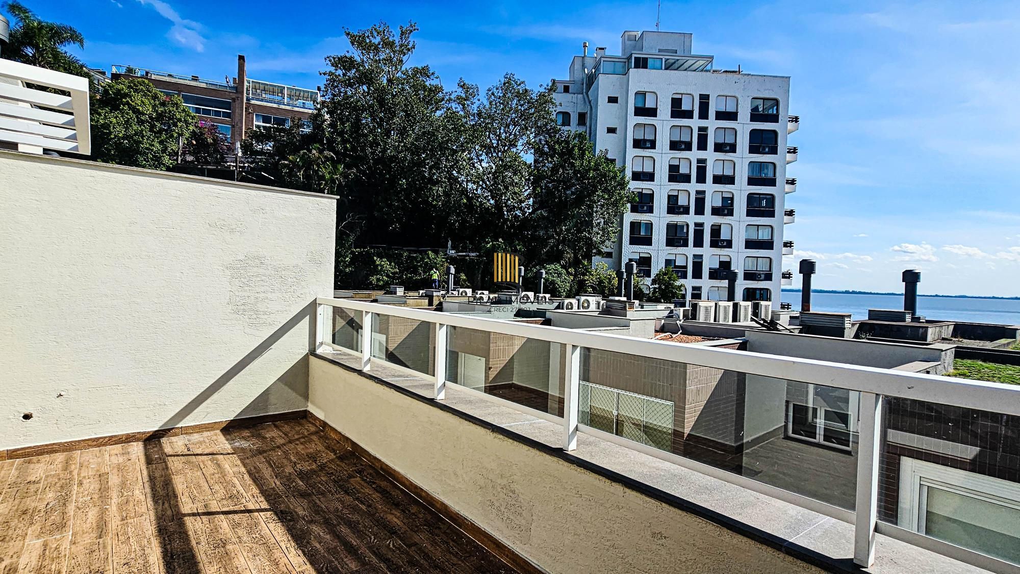 Casa 3 andares de 250,88m², com elevador novo