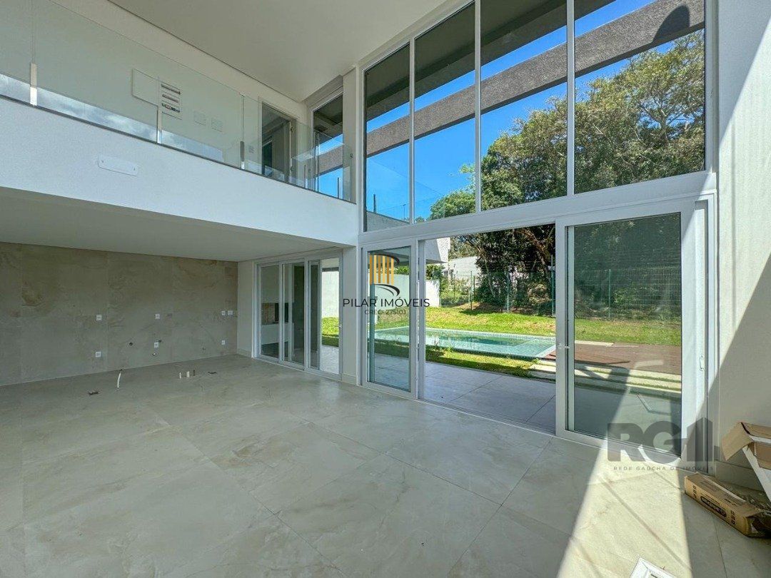 Casa Condominio para Venda - 300m², 4 dormitórios, sendo 4 suites, 2 vagas - Alphaville