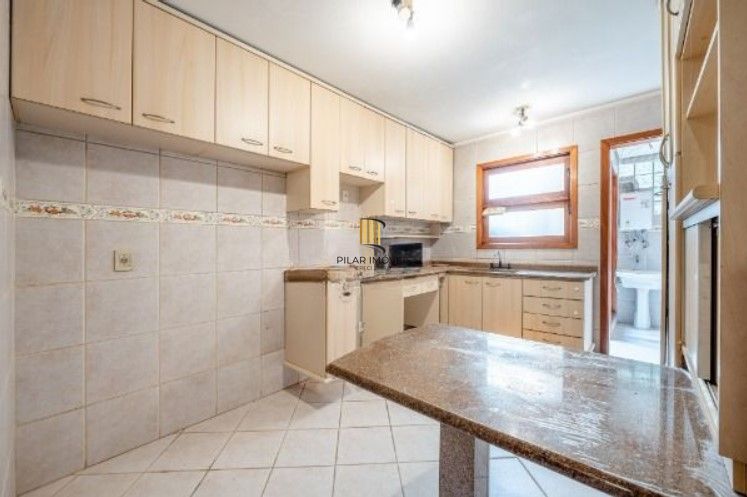 Casa 3 dormitórios, 1 suíte, 2 vagas - Bairro Camaquã