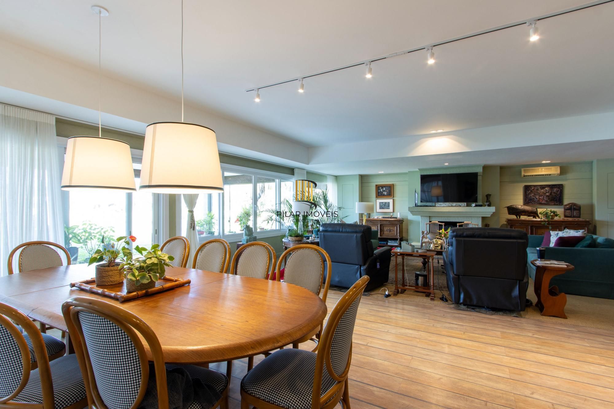 Casa térrea/2.371m2 de terreno no Condomínio Terra Ville, com fundo para o lago.