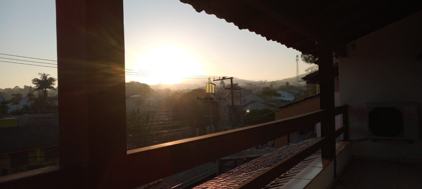 Excelente oportunidade de adquirir um sobrado no charmoso bairro Guarujá