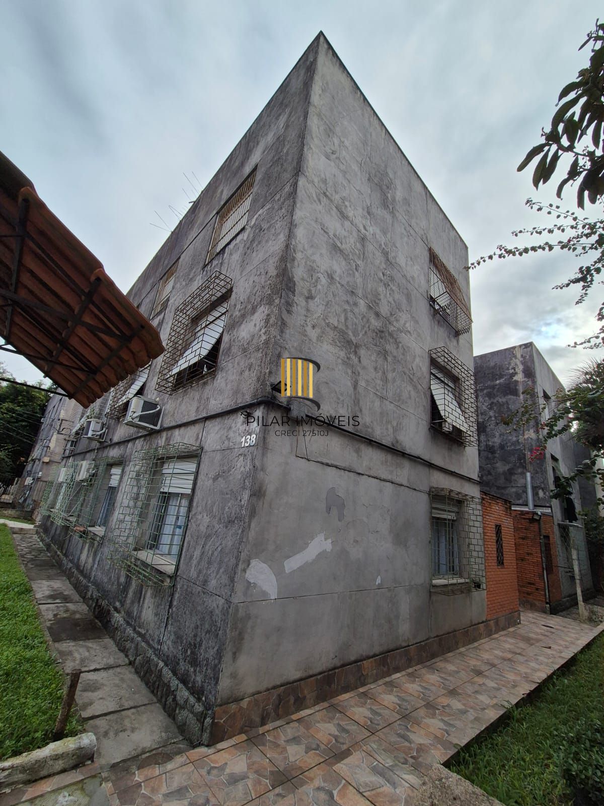 APARTAMENTO 02 DORMITÓRIOS NO BAIRRO CAMAQUÃ