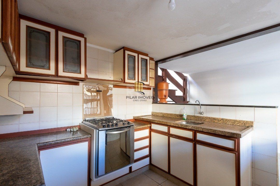 Casa para Venda - 280m², 3 dormitórios, sendo 1 suites, 2 vagas - Espirito Santo