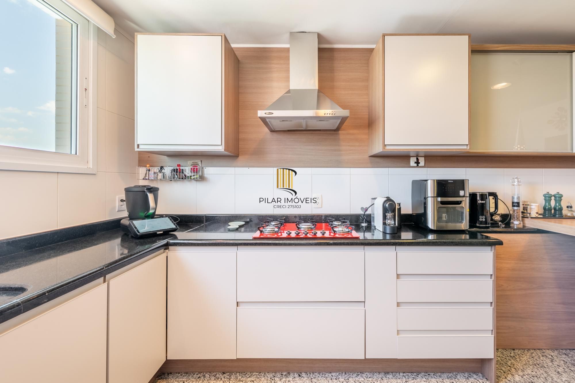 Apartamento com 204m², 3 dorm, 5 vagas no Petrópolis