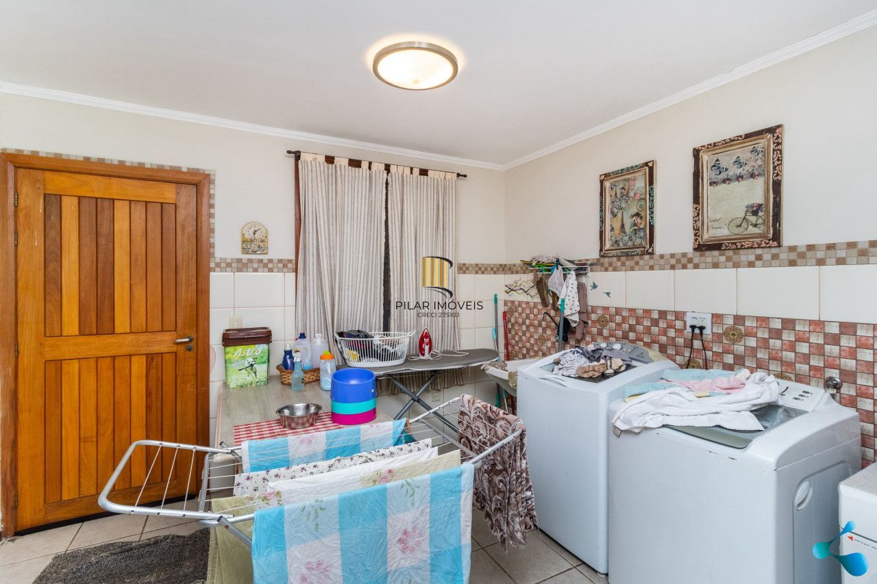 Casa 4 dormitórios no bairro Tristeza
