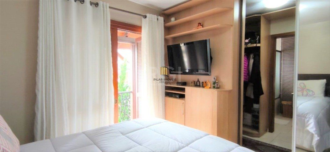 Casa para Venda - 179m², 3 dormitórios, sendo 1 suites, 5 vagas - Hípica