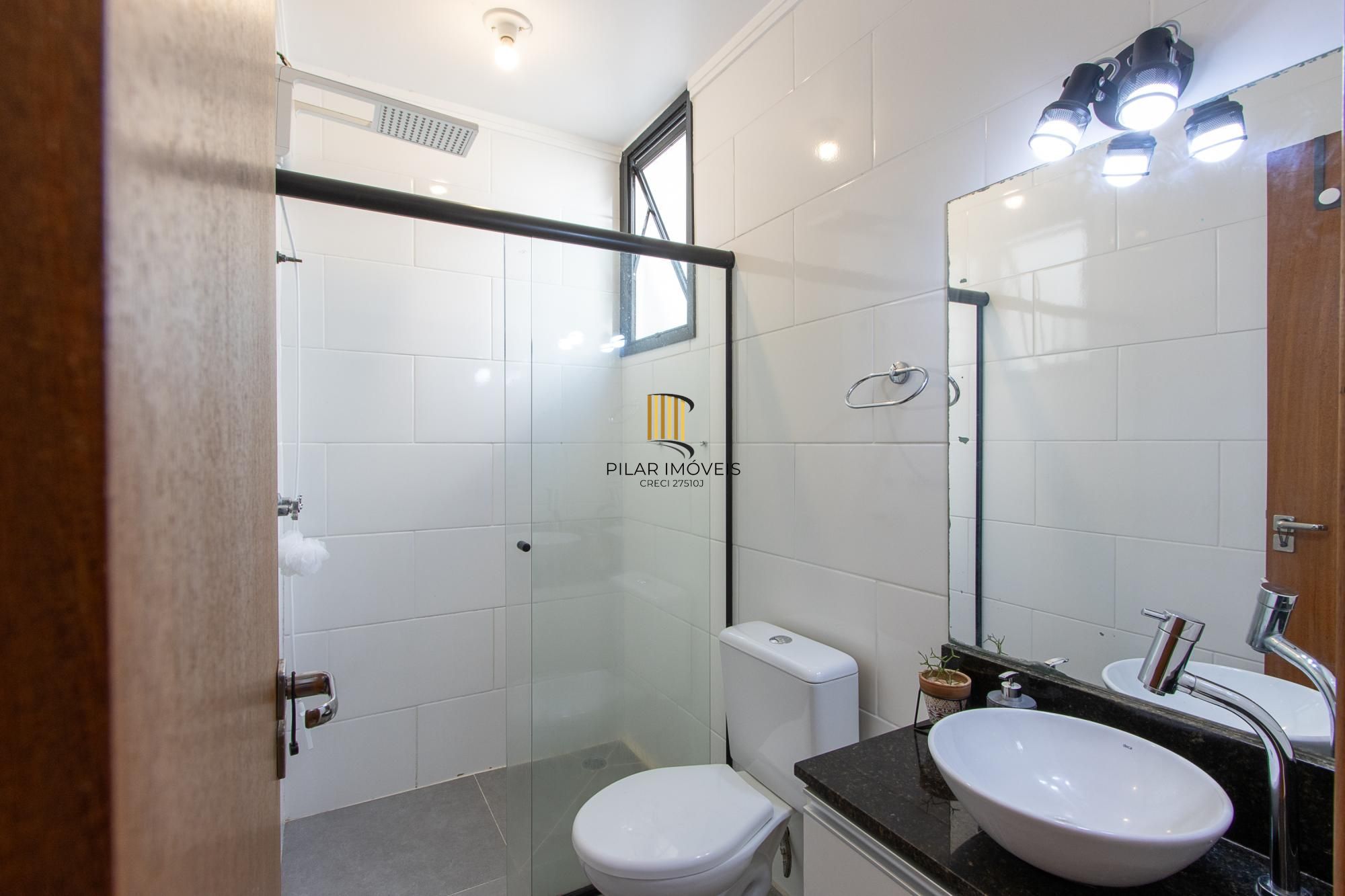 Casa 2 dormitórios no bairro Hípica