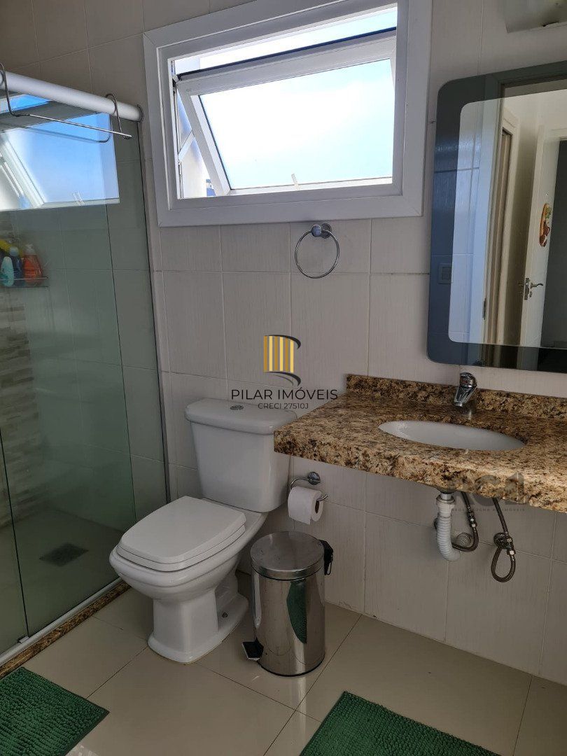Casa 3 dormitórios no bairro Hípica