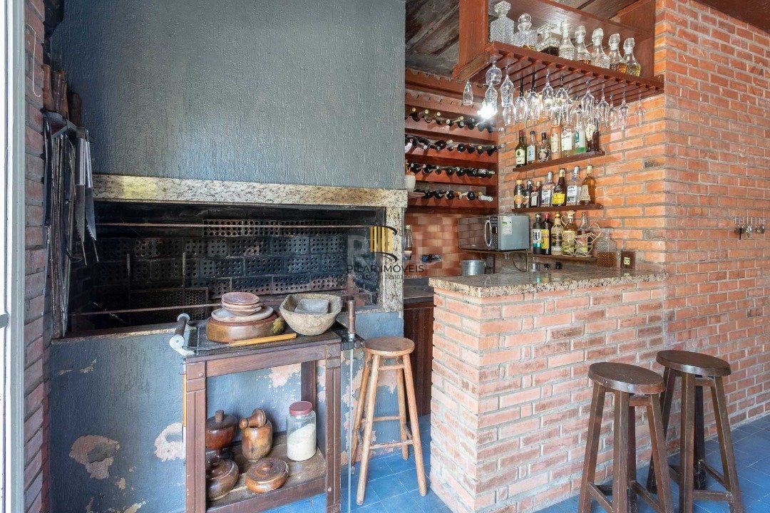 Casa para Venda - 250m², 3 dormitórios, sendo 1 suites, 3 vagas - Tristeza
