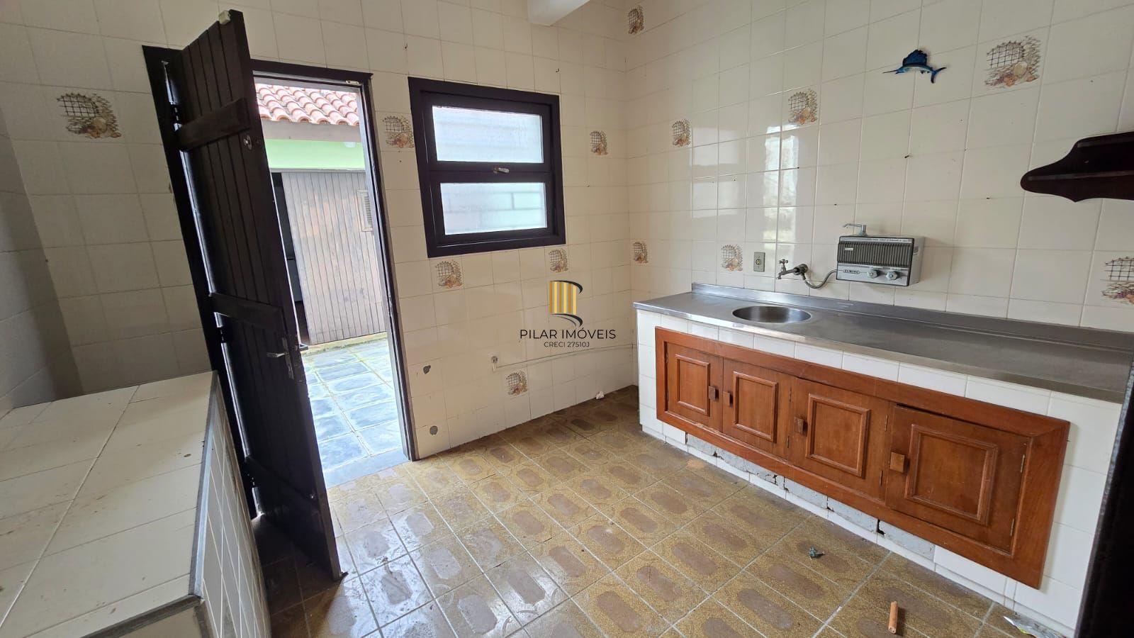 Casa 7 dormitórios no bairro Litoral
