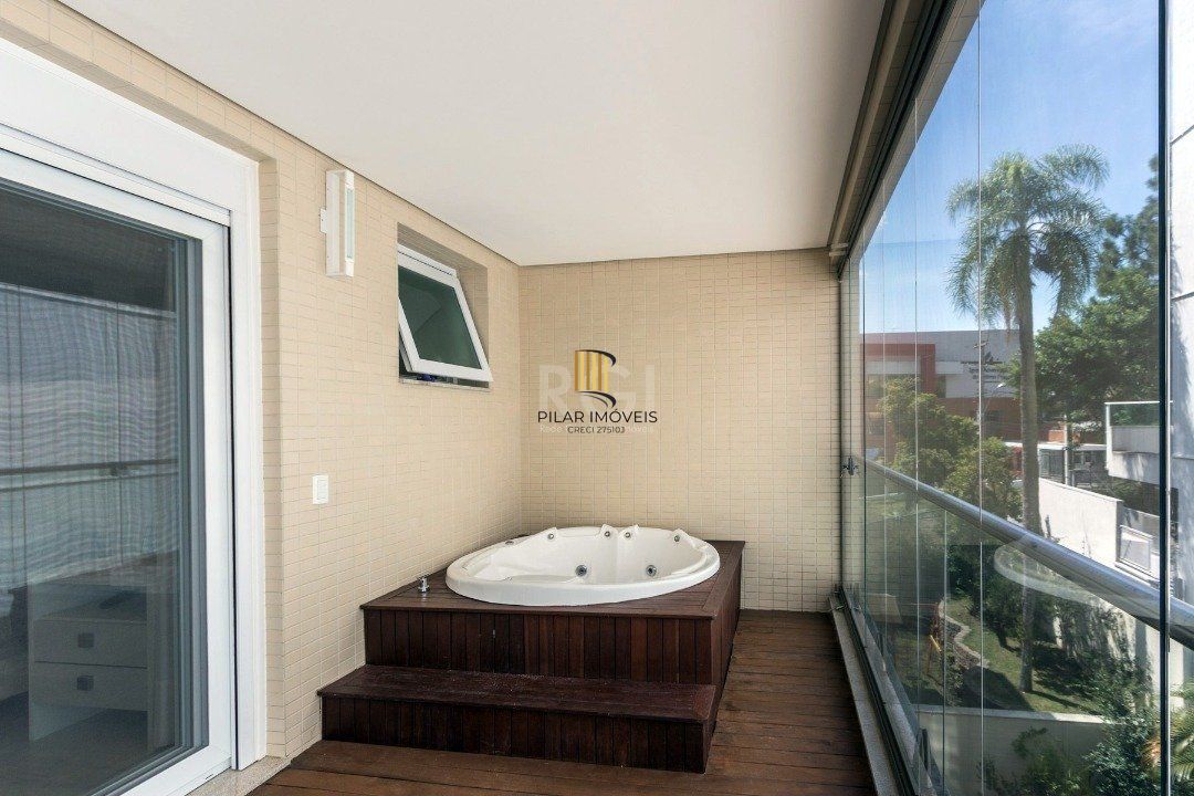 Cobertura para Venda - 319.17m², 3 dormitórios, sendo 3 suites, 4 vagas - Cristal