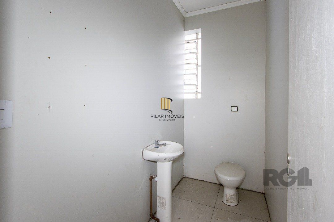 Casa 3 dormitórios no bairro Floresta