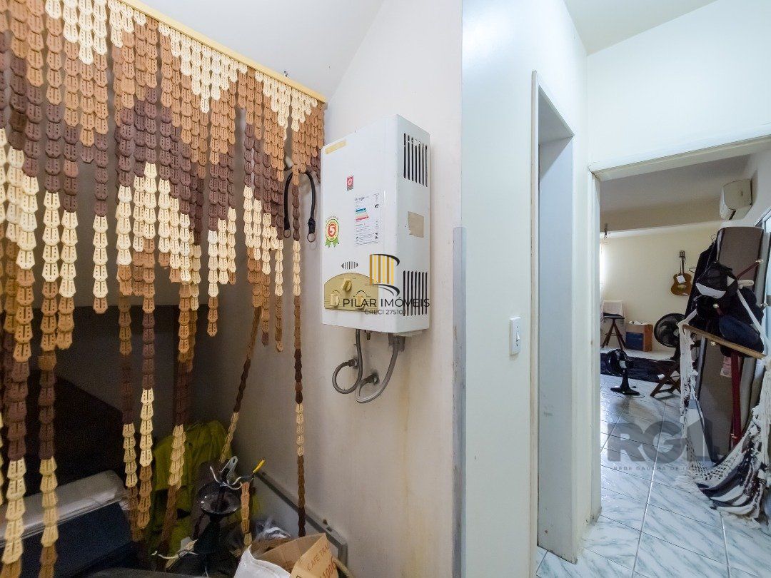 Casa para Venda - 210m², 3 dormitórios, sendo 1 suites, 2 vagas - Tristeza