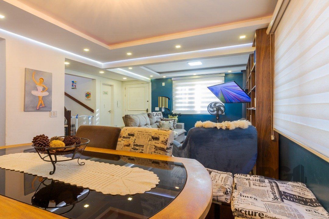 Casa em condomínio, 3 quartos, 1 suite, lareira, churrasqueira, 1 vaga - Bairro Tristeza