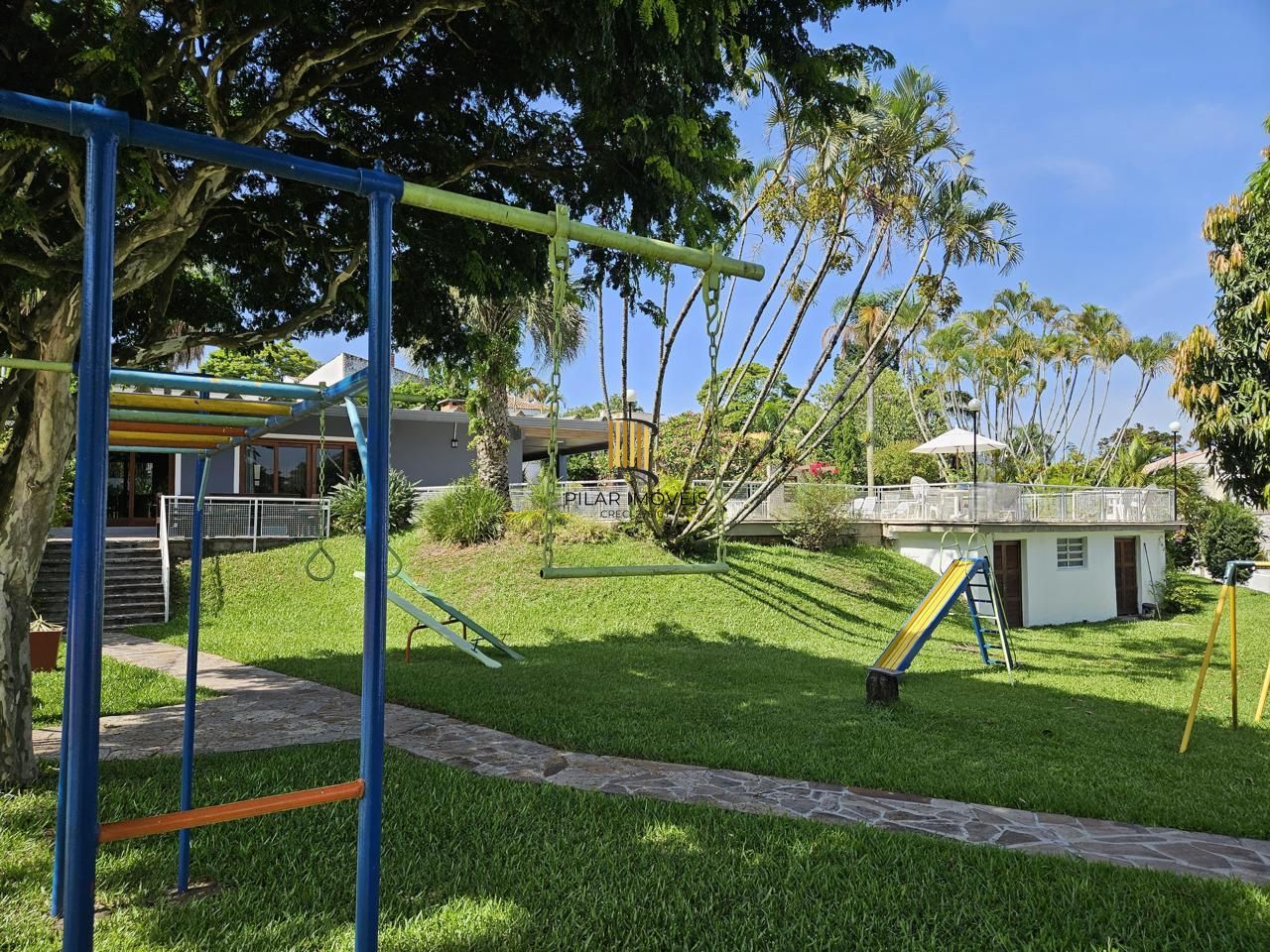 Casa em Condomínio, 03 dormitórios 04 Vagas, 229m²  na Tristeza, Porto Alegre, RS!!