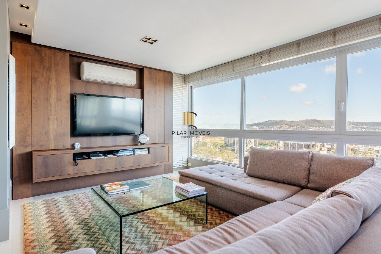 Apartamento 3 dormitórios, sendo 1 suíte e 2 vagas no Petropolis