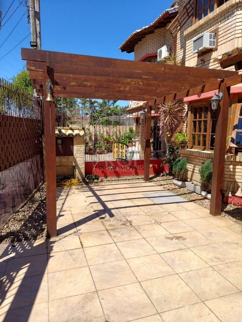 Casa para Venda - 156m², 3 dormitórios, sendo 1 suites, 2 vagas - Guarujá - Pilar Imóveis