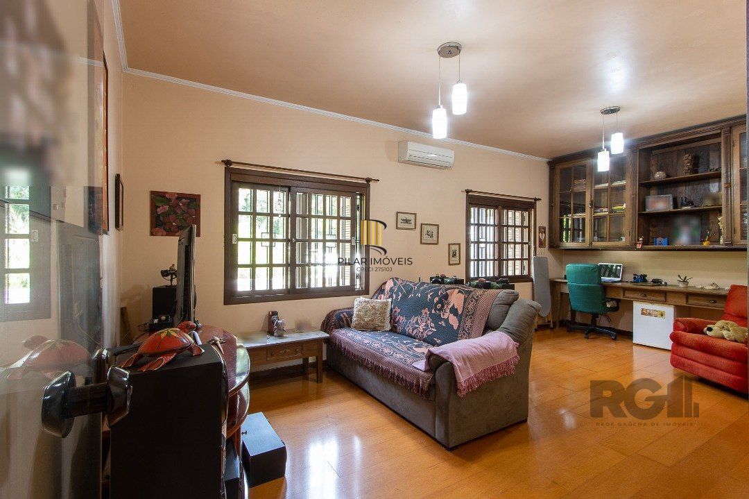Casa para Venda - 300m², 3 dormitórios, sendo 1 suites, 4 vagas - Nonoai
