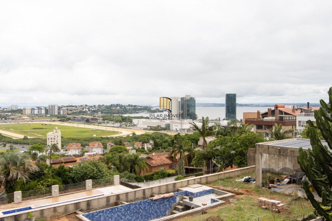 Casa 4 dormitórios no bairro Cristal