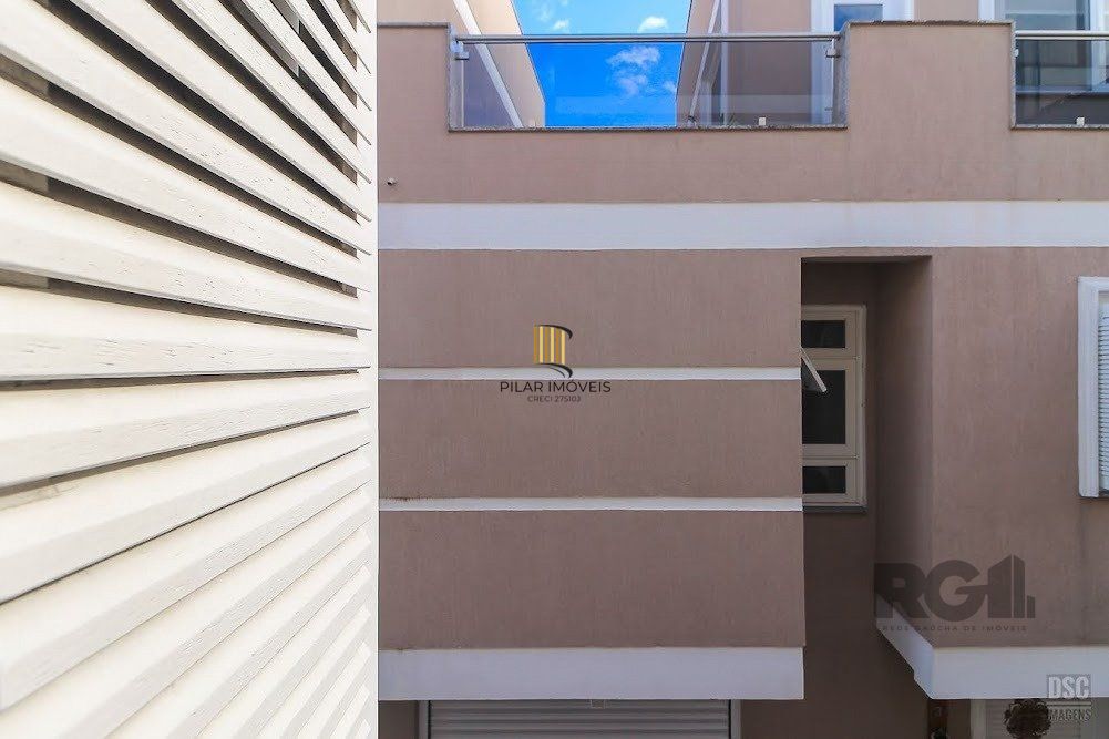 Casa em  condomínio 3 dormitórios na Av Otto Niemeier