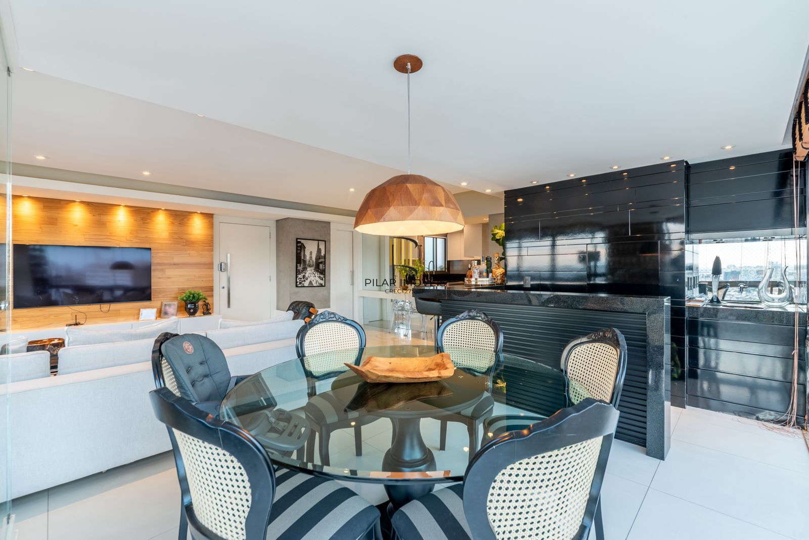 Apartamento exclusivo, decorado com requinte e uma vista incrível!