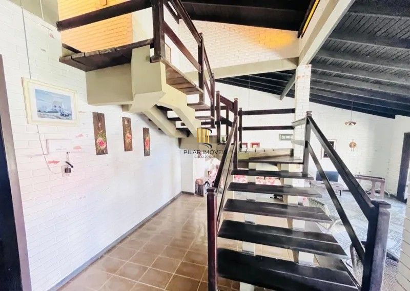 Casa 7 dormitórios no bairro Litoral