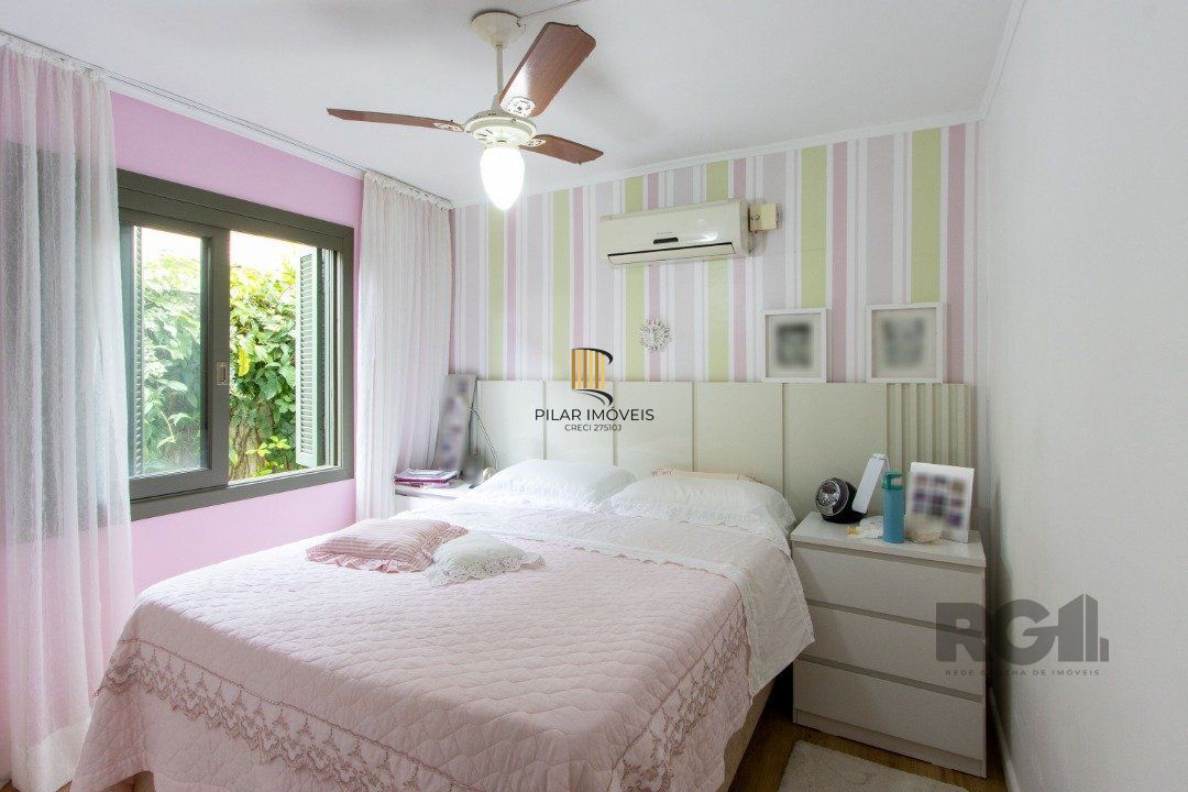 Casa térrea, 3 quartos, edícula, com 2 suites, pátio - Bairro Guarujá