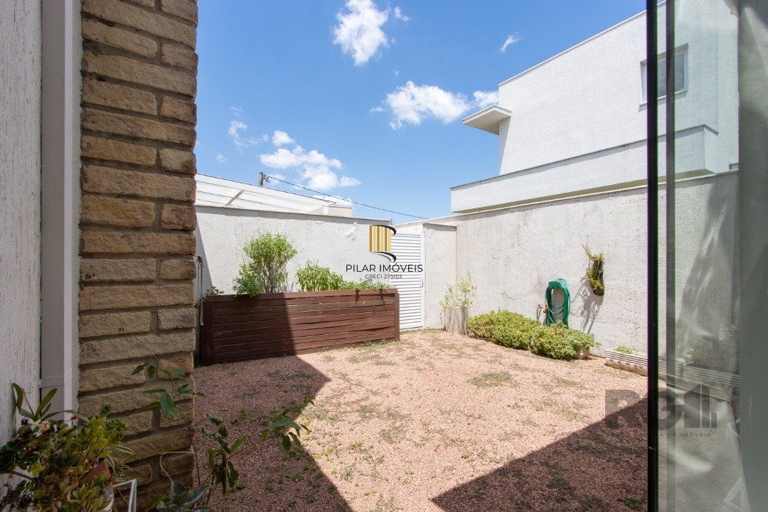 Excelente residência no Condomínio Terra Ville com aproximadamente 474,74m² privativos.