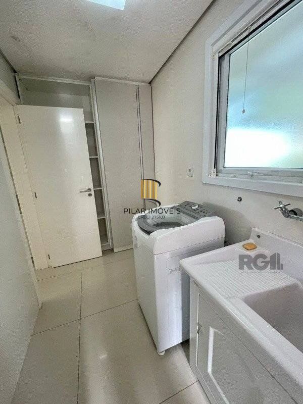 Casa de Condomínio 4 dormitórios no bairro Atlântida Sul