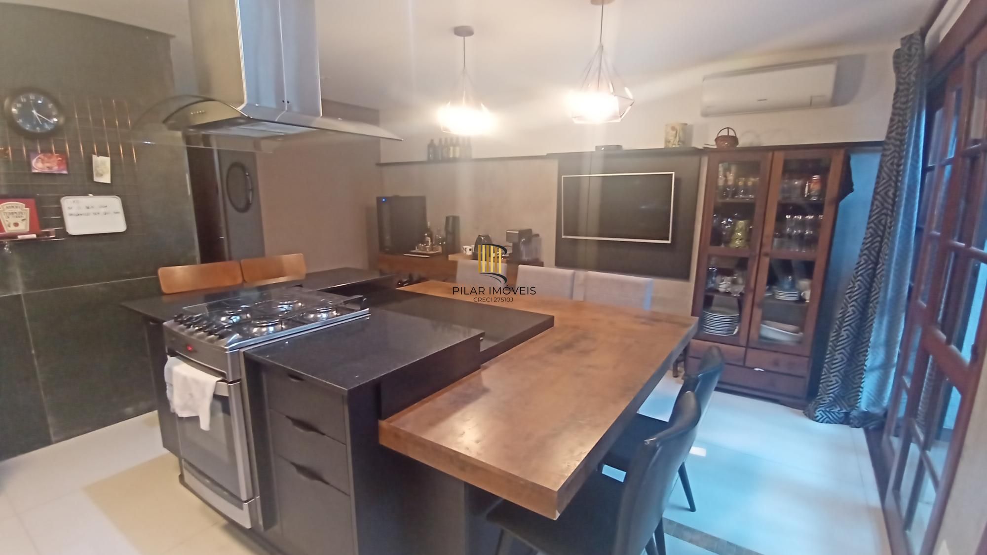 Casa de Condomínio com 3 Suítes, no bairro Tristeza