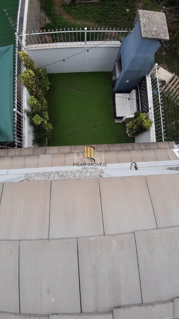 Casa para Venda - 157m², 3 dormitórios, sendo 3 suites, 2 vagas - Guarujá