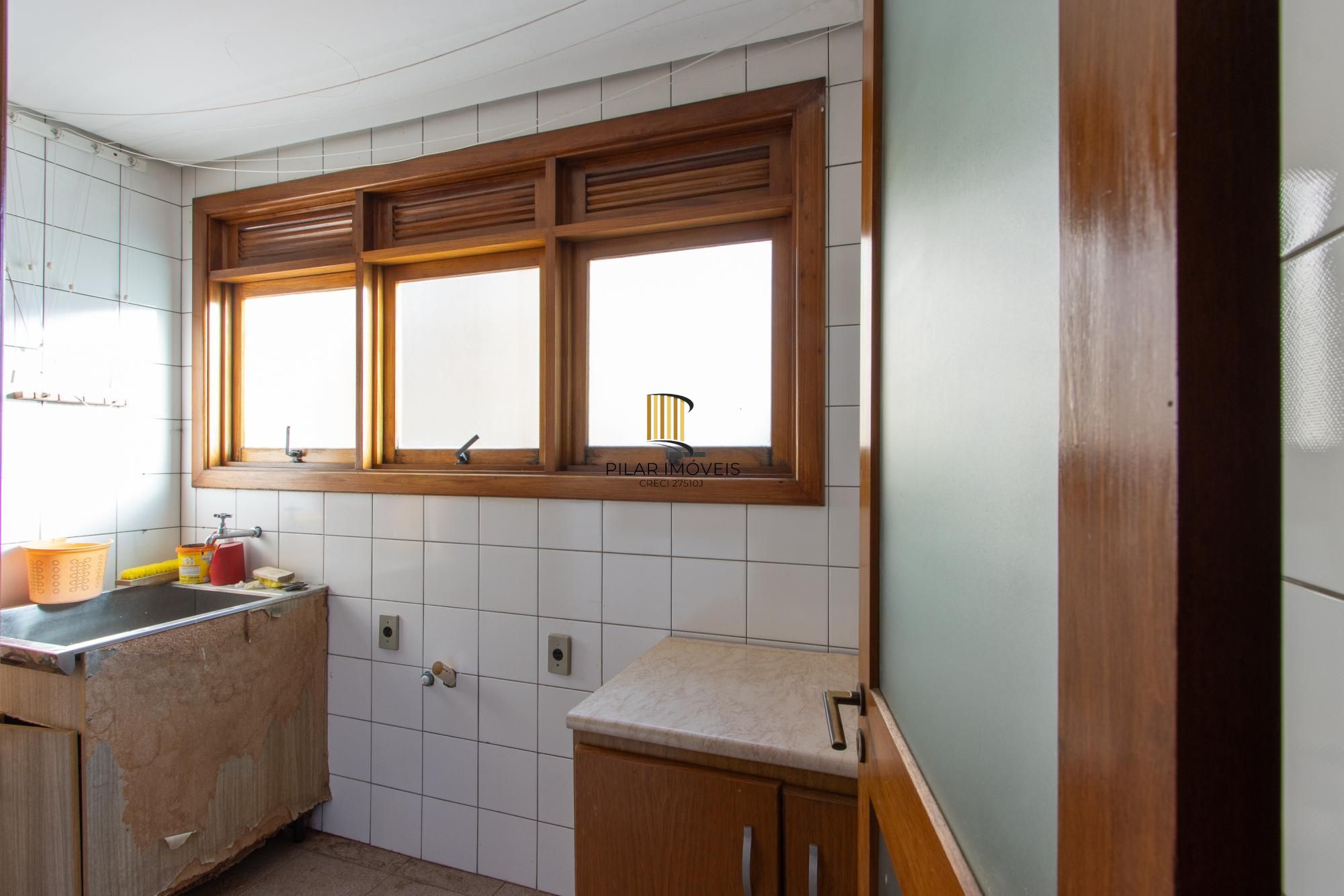 Apartamento 3 dormitórios no bairro Menino Deus