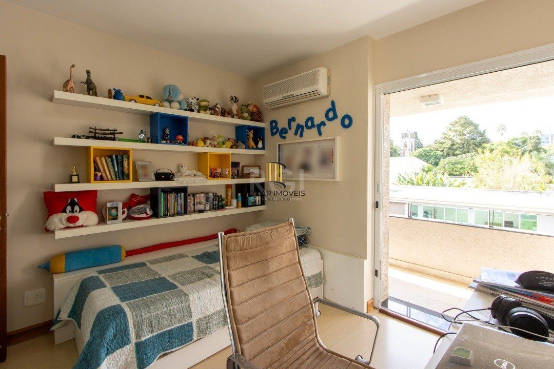 Casa 4 dormitórios no bairro Teresópolis